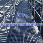 walkway steel grating3.jpg